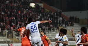 Lider Adanaspor 3 puanı 3 golle aldı