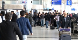 Brüksel yolcuları havalimanında bekliyor