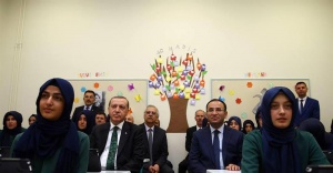 Cumhurbaşkanı Erdoğan öğrencilerle ders dinledi