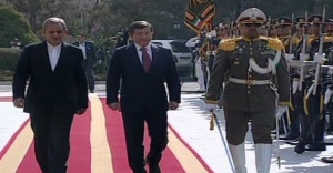 Başbakan Davutoğlu&#039;na İran’da resmi tören