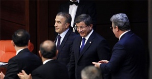 Başbakan Davutoğlu’ndan gece yarısı Genel Kurul sürprizi