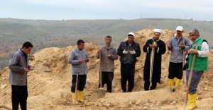 O kadını sahiplenen çıkmadı: Mezarlık görevlileri gömdü