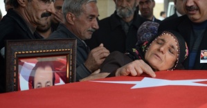 Şehit cenazesinde Kürtçe ağıtlar yakıldı
