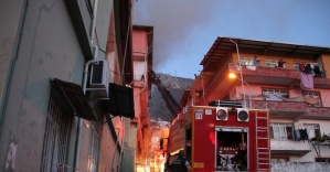 Hatay’da ev yangını: Biri bebek 6 kişi zehirlendi