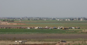 IŞİD’den kaçan yüzlerce Türkmen güvenli bölgelere gidiyor