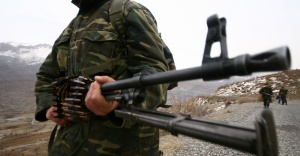 Kars’ta teröristlerle çatışma: 2 yaralı