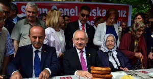 Kılıçdaroğlu yöresel kahvaltı sofrasına oturdu