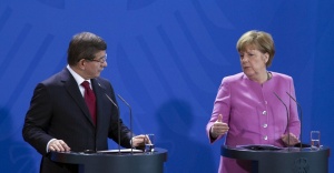 Merkel: O yayınlar hükümetimizin görüşünü yansıtmıyor