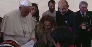 Papa 12 sığınmacıyı Vatikan’a götürdü