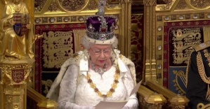 İngiliz Parlamentosunu Kraliçe açtı