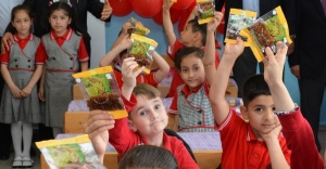 Okullarda kuru üzüm dağıtımı başladı