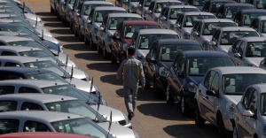 Otomobil ve hafif ticari araç satışı azaldı