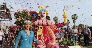 Rusya krizine rağmen karnaval havasında Çiçek Festivali
