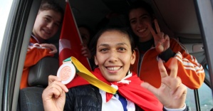 Türk kadın boksör dünya 3’üncüsü