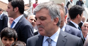 Abdullah Gül’den 3 dilde birden sert açıklama: Telin ediyorum!