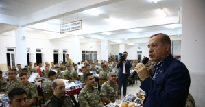 Cumhurbaşkanı Erdoğan Silopi’de askerlerle iftar yaptı