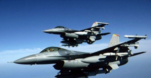 F-16 ’lar  devriye uçuşunda