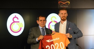 Galatasaray ilk transferine imzayı attırdı