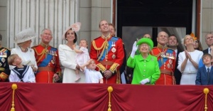 Kraliçe Elizabeth’in 90. yaş günü kutlanıyor