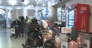 Patlamanın ardından valizler sahipsiz kaldı