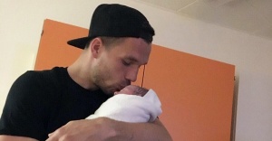 Podolski ikinci defa baba oldu