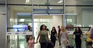 Saldırının ardından uçaklar İzmir’e yönlendirildi