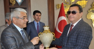 Azeri belediye başkanından hainlere tokat gibi cevap