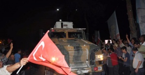 Bitlis’te göreve giden askerlere sevgi gösterisi