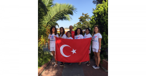 Çılgın Türkler Kadın Yüzme Takımı, ilki gerçekleştirdi