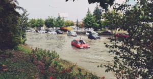 Eskişehir’de sağanak yağış trafiği felç etti