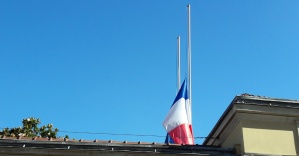 Fransa Başkonsolosluğunda bayraklar yarıya indi