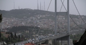 İntihar girişimi Boğaziçi Köprüsü’nde trafiği kilitledi