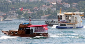 İstanbul Boğazı’nda 2 bin 500 teknelik terör protestosu