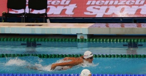 Milli yüzücüden 4 Türkiye rekoru