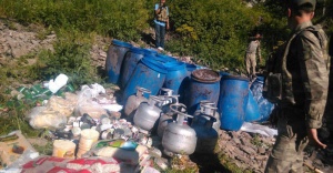 PKK’ya ait iki sığınak ve çok sayıda malzeme ele geçirildi