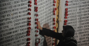 Marmara Depremi'nde ölenler için anma töreni