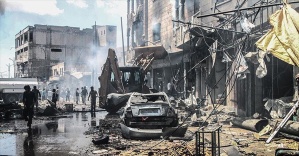Esed&#039;in savaş uçakları İdlib&#039;de çarşıyı bombaladı: 28 ölü, 41 yaralı