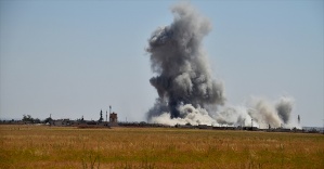 Esed rejimi sivil konvoyu bombaladı: 25 ölü