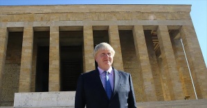İngiltere Dışişleri Bakanı Johnson Anıtkabir'i ziyaret etti