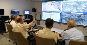 Komutanlar operasyonları harekat merkezinden takip ediyor
