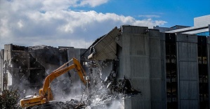 
TBMM eski hizmet binasının yıkımı sürüyor
