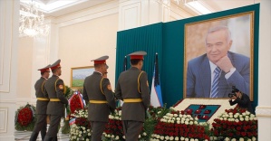 Özbekistan Cumhurbaşkanı Kerimov son yolculuğuna uğurlandı
