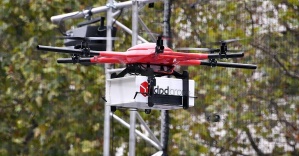 Paris'i 'drone'lar işgal etti