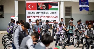 Türkiye'den Gazzeli çocuklara bisiklet hediyesi