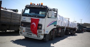 Türkiye'den gönderilen yardımları taşıyan tırlar Gazze'ye ulaştı
