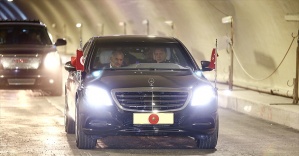 Cumhurbaşkanı Erdoğan kendi kullandığı araçla Avrasya Tüneli&#039;nden geçti