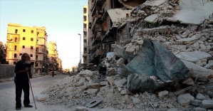 Halep'teki bombardımanda anıları enkaza gömüldü
