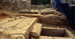 Milas'ta 2 bin 400 yıllık oda mezar bulundu
