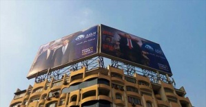 Mısır polisi Erdoğan'a hakaret içeren posterleri indirdi