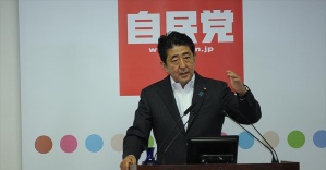 
Japonya Başbakanı Abe'den tartışmalı tapınağa adak
